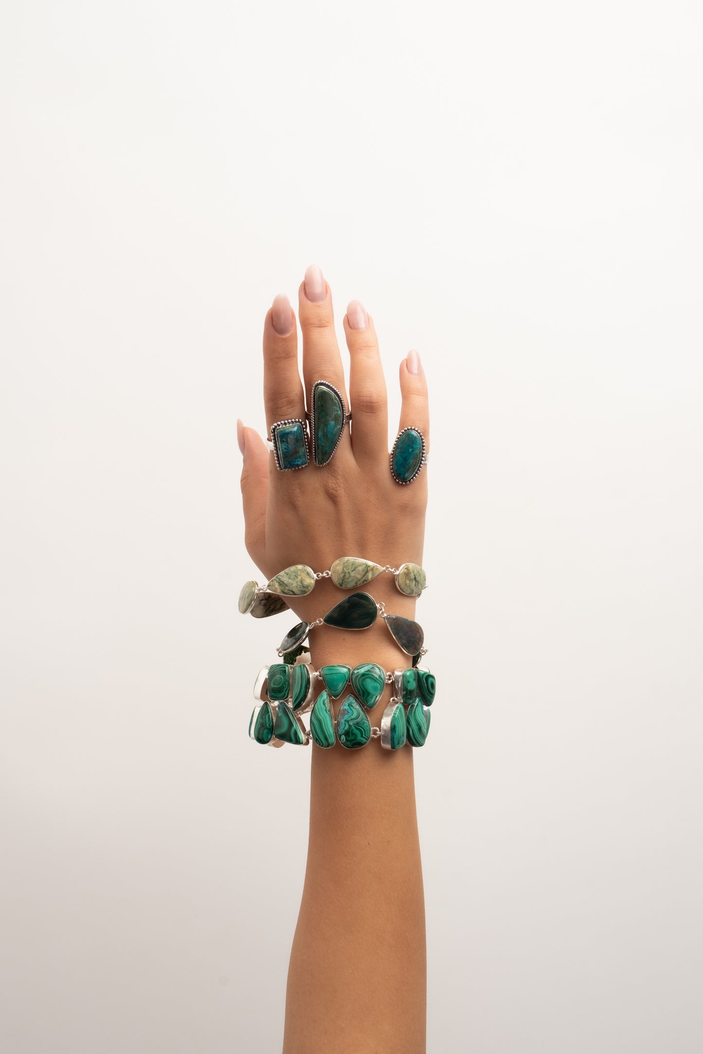 Bracelets manchettes réglables faits main en cristal naturel assorti pour femmes Lot de gros bracelets joncs plaqués argent multicolores