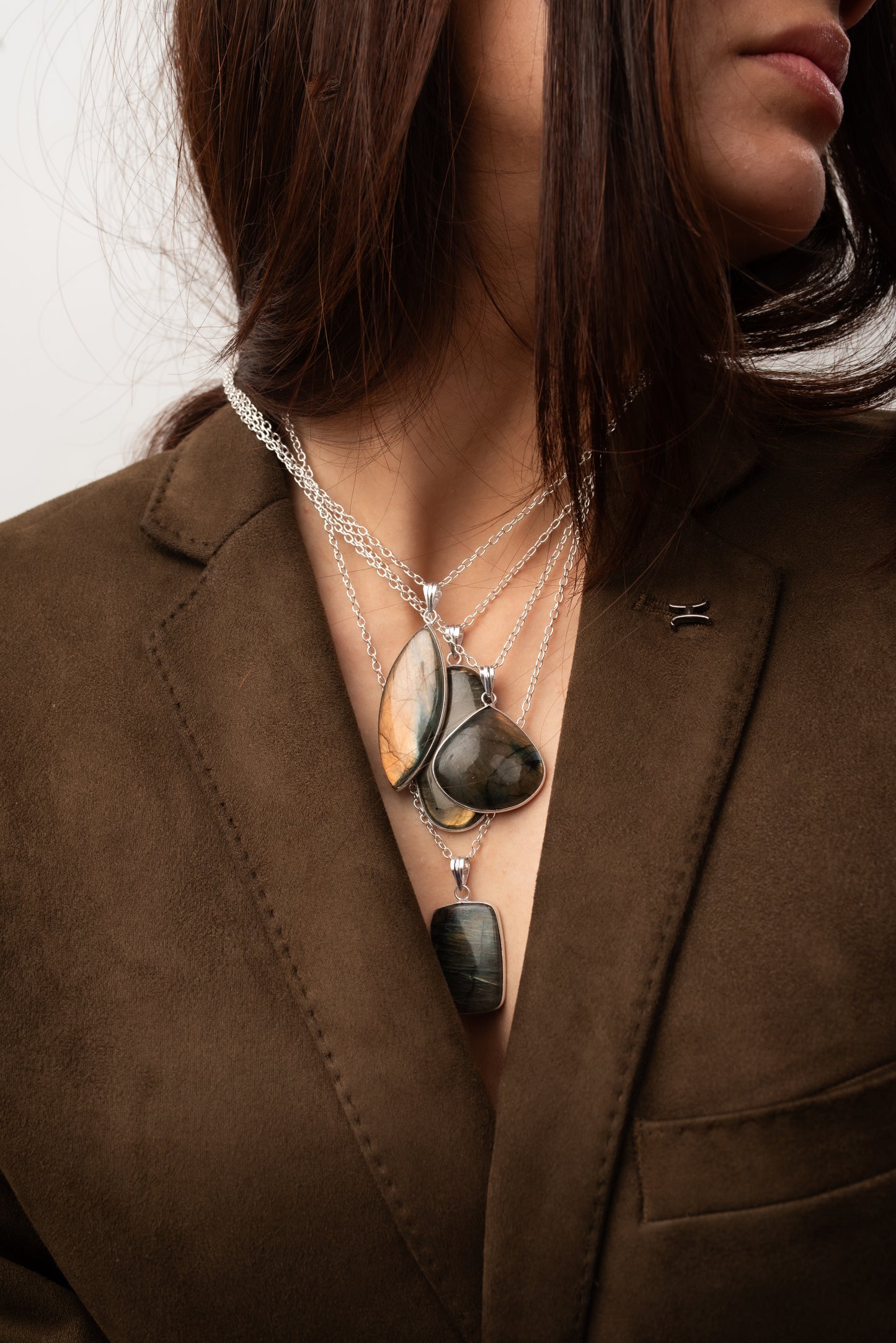 Collier avec pendentifs en cristal multicolores, bijoux en pierres précieuses assorties, pendentifs faits à la main pour femmes