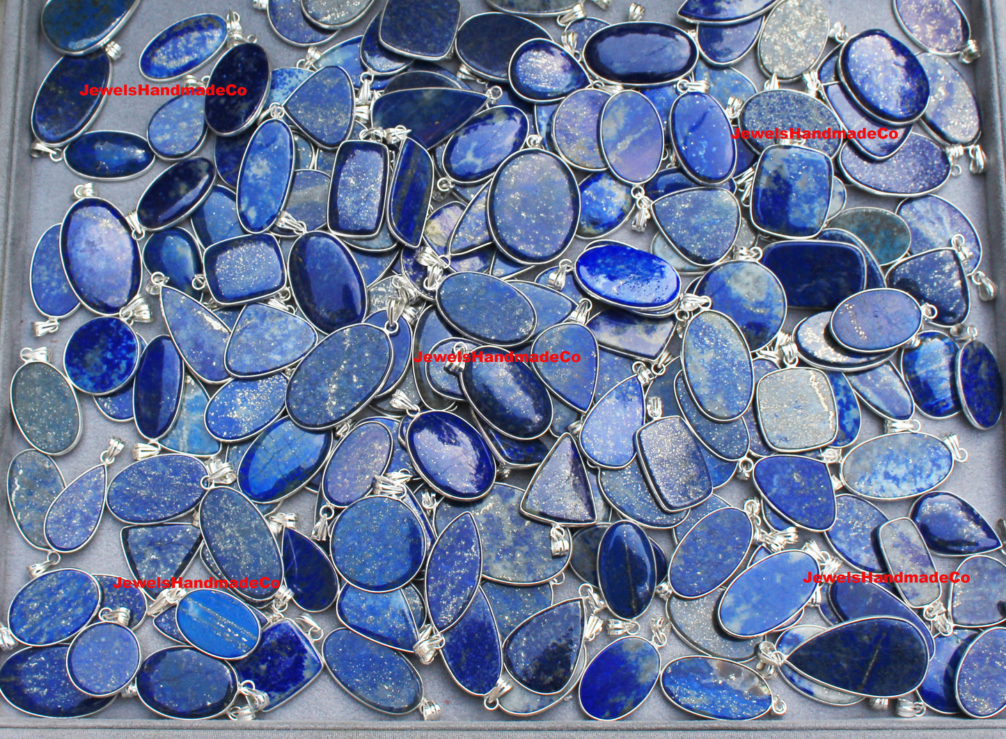 Pendentifs minimalistes en lapis-lazuli - Faits main, plaqués argent, vente en gros