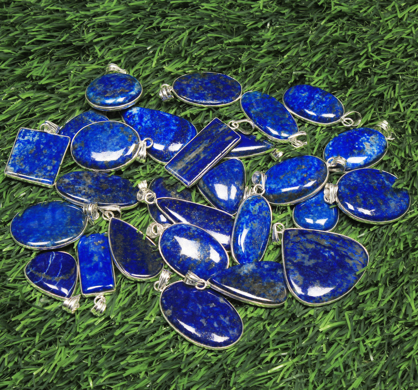 Pendentifs minimalistes en lapis-lazuli - Faits main, plaqués argent, vente en gros