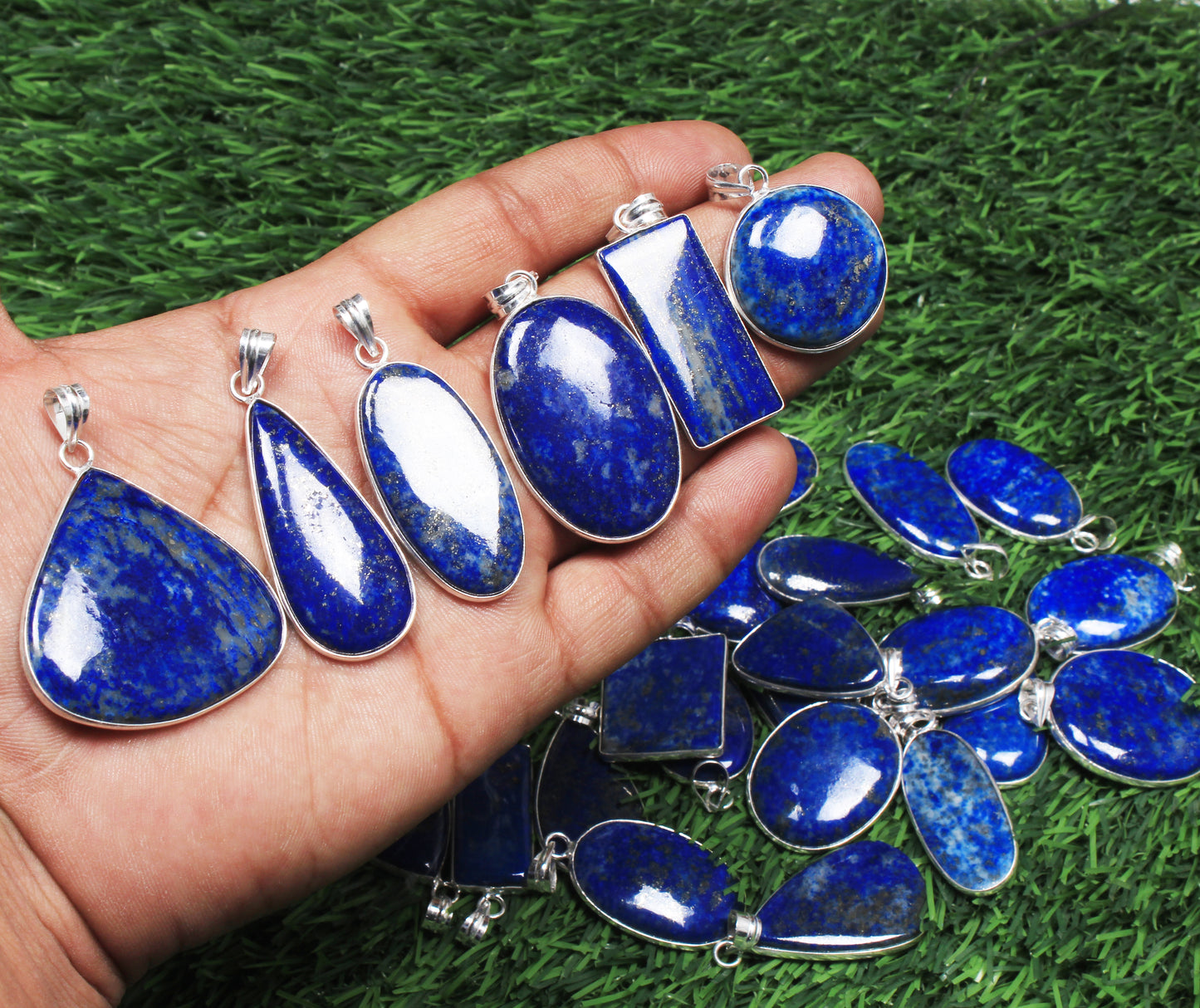 Pendentifs minimalistes en lapis-lazuli - Faits main, plaqués argent, vente en gros
