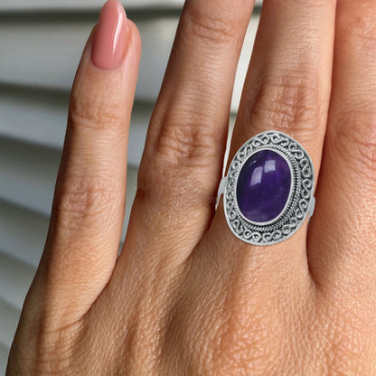 925 Silver Amethyst Oval Ring with Infinity Bezel – Handmade Gemstone Statement | Made to Order