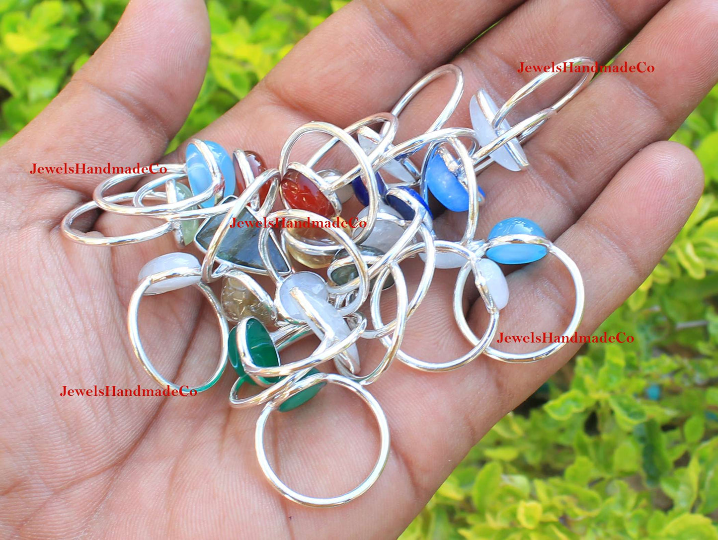 Bagues empilables délicates avec lunette – Minimalistes, pierres précieuses naturelles, assorties et en gros
