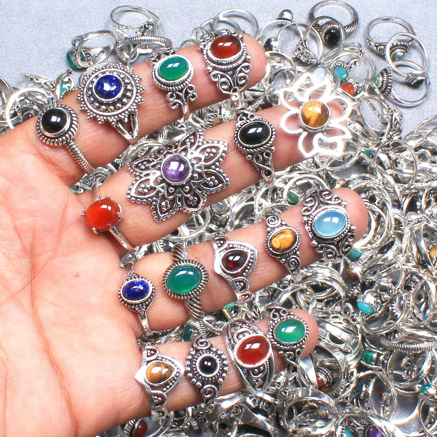 Bagues empilables délicates, plaquées argent – ​​Assortiment, style bohème avec cristaux naturels, vente en gros